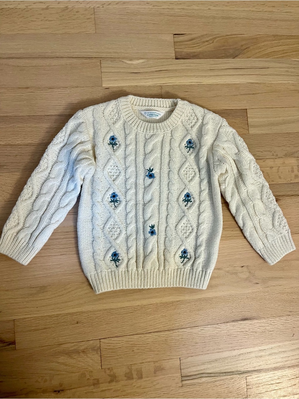 Primark Girls Cream Cable Knit Crewneck Sweater with Embroidery 4T Never Used